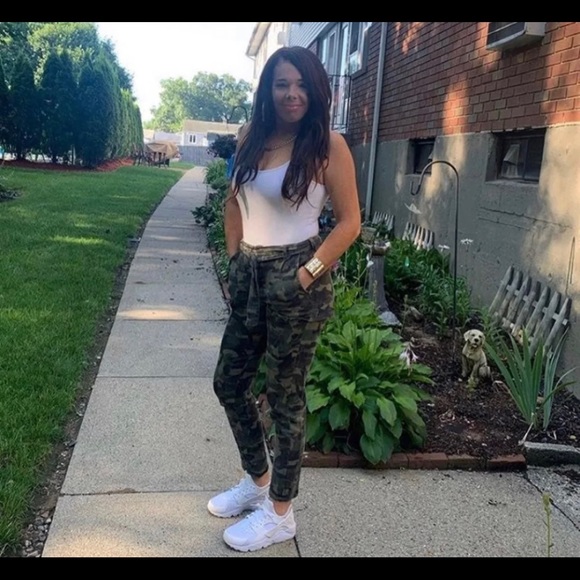 💖Ladies Camo Pants W/ Belt - Picture 4 of 4
